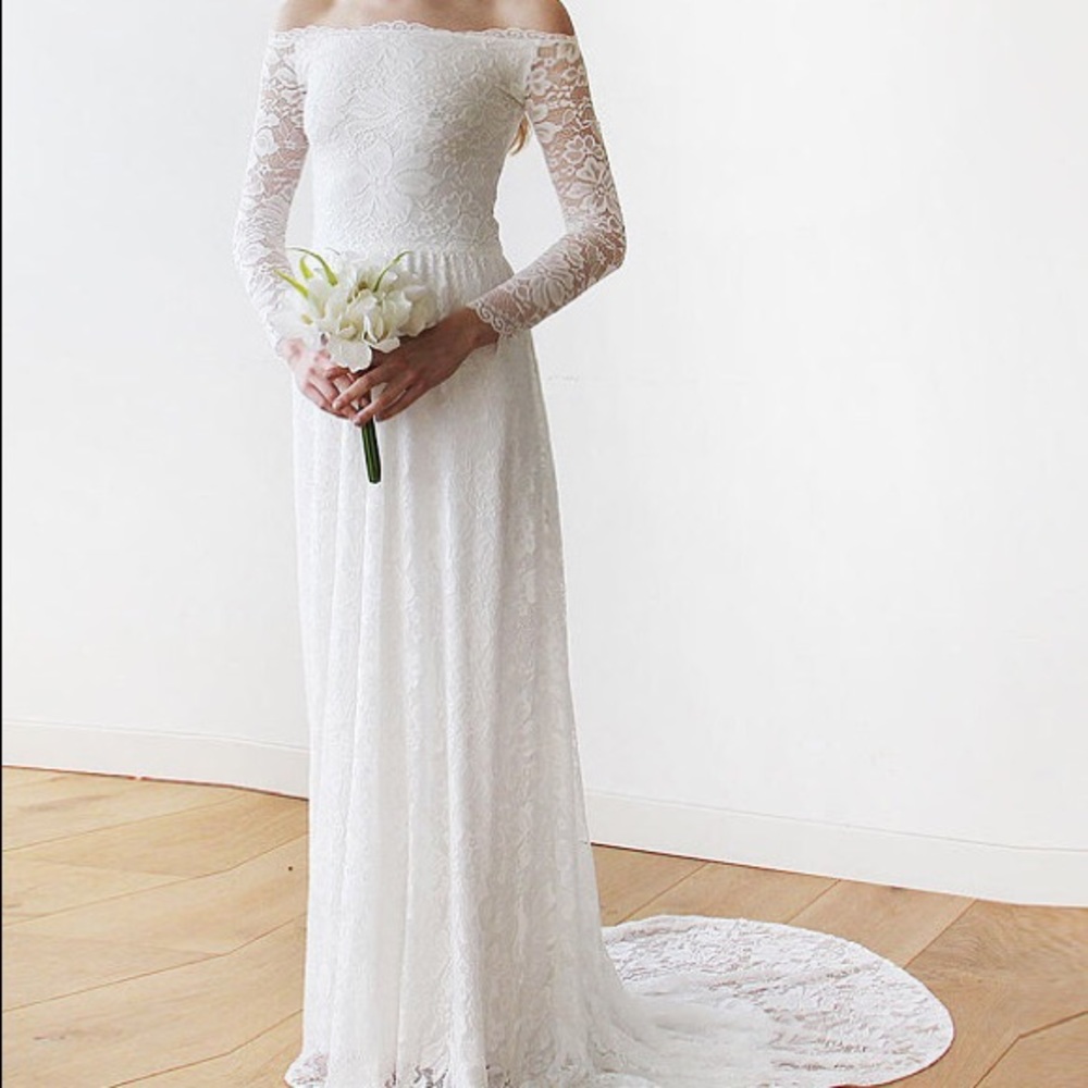 Off the shoulder White Lace Wedding Dress